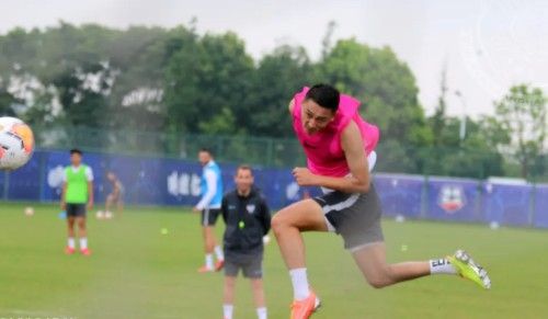 升班马|青岛黄海青港队25日晚亮相中超揭幕战 对手武汉卓尔上赛季排中超第六