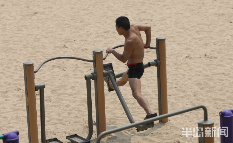 夏日|青岛第一海水浴场：夏日里的“动感”沙滩