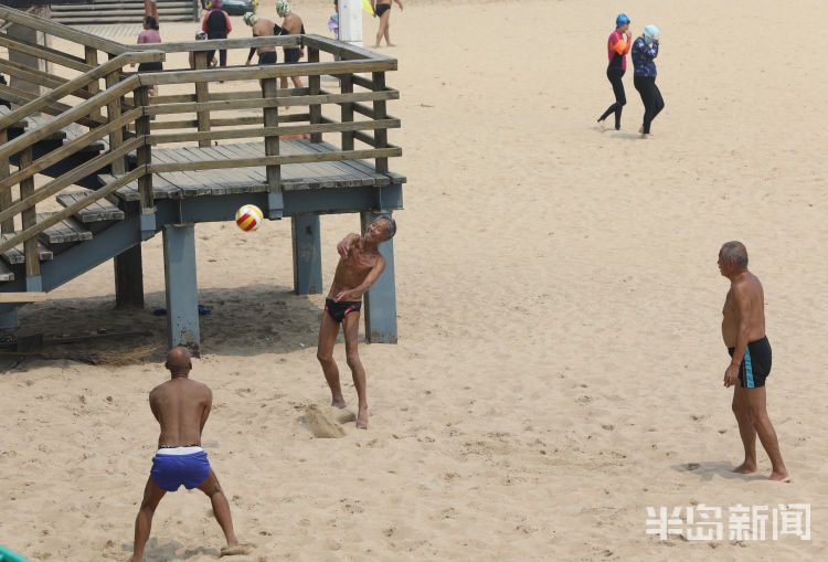 夏日|青岛第一海水浴场：夏日里的“动感”沙滩