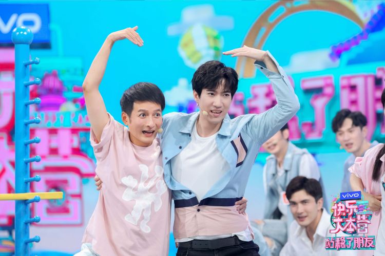 单挑|快本《站稳了！朋友》嘉行麻花大战升级 沈腾单挑幂总裁