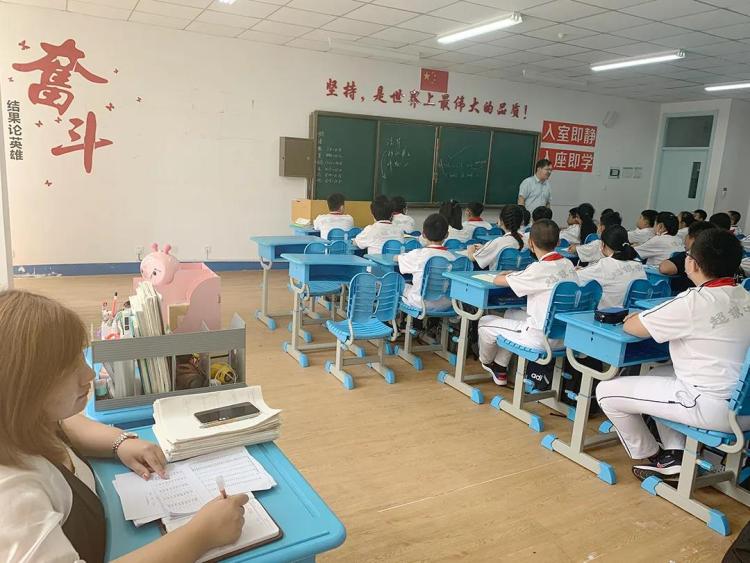 一报到|超银新初一报到 初次见面就与校长约饭“拉家常”感受“不一样”