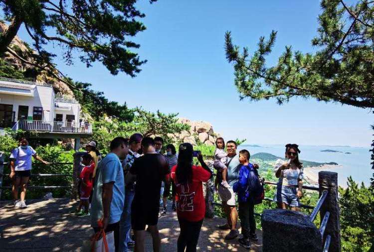 学生票|崂山景区迎来暑期旅游高峰 学生票增加10倍多