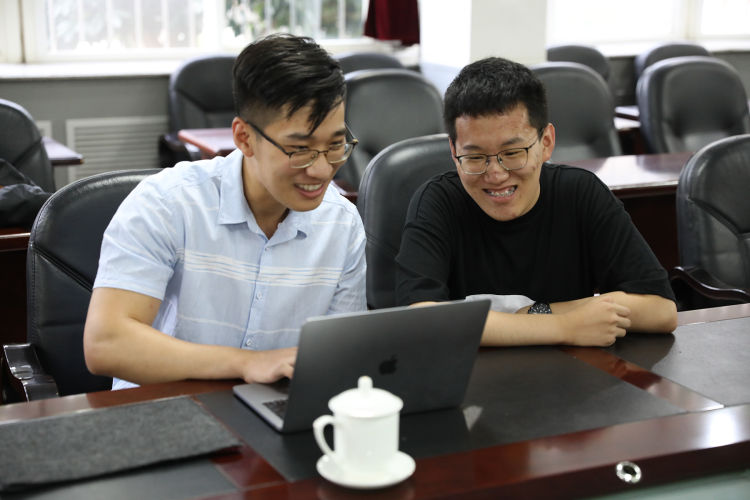 清华北大|六名高分学霸组团出道！其中三人同班同宿舍 有望携手上清华北大