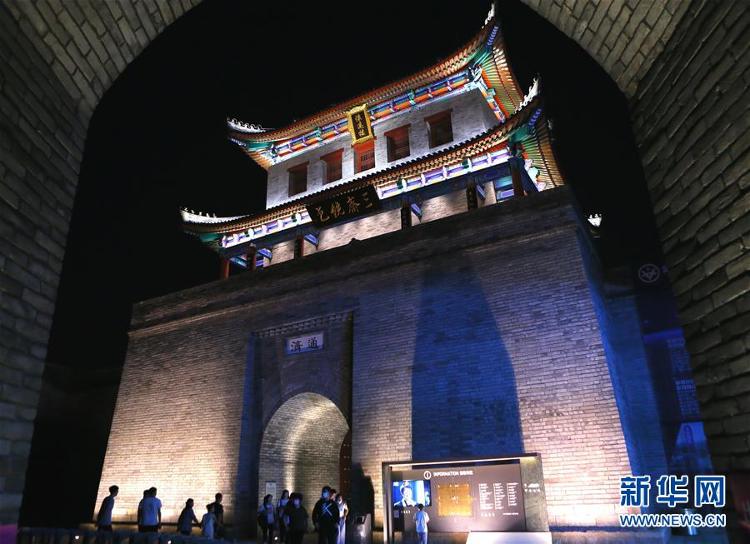 |即墨：夏夜古城绽魅力