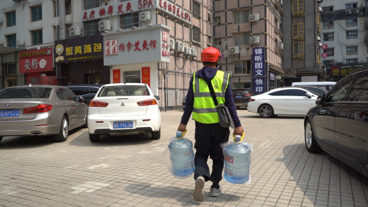 100|100分钟送水到家挑战实录 崂翠大桶水请您来监督