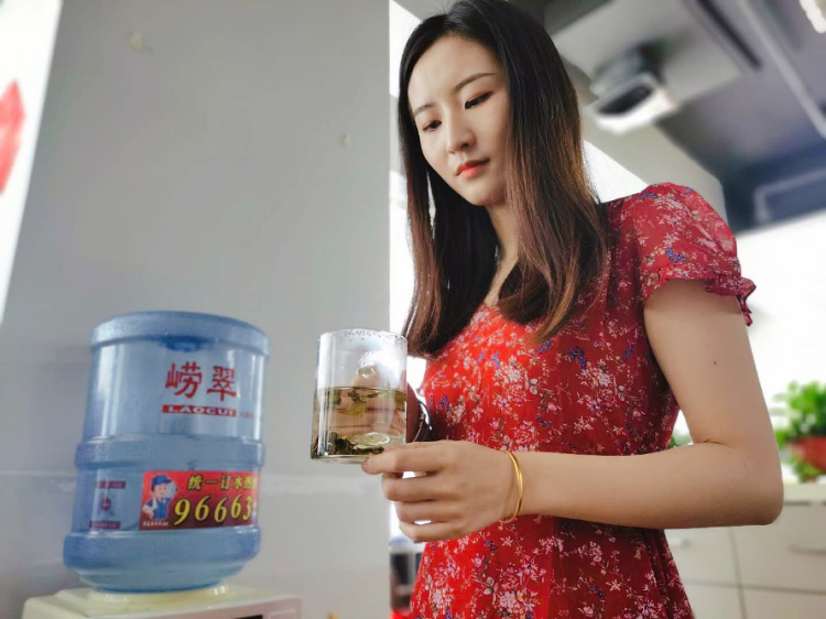 100|崂翠大桶水挑战100分钟送水上门 全面试喝倒计时