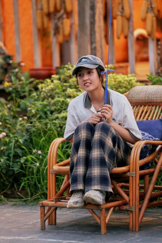 |《向往4》收官 张子枫欧阳娜娜弹唱《夏天的风》