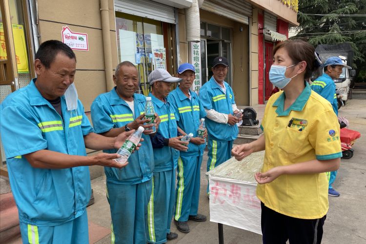 点赞|城阳新增12个“爱心驿站” 为环卫工人提供休息场所