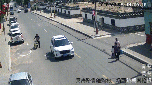 贼喊捉贼|黄岛区一男子偷电动车被发现 他竟质疑车主是骗子