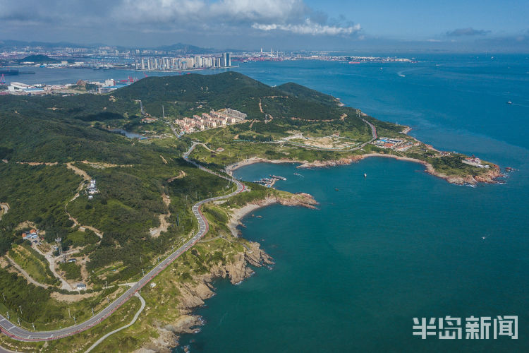 海路|航拍西海岸新区九龙山路蜿蜒环海的美丽景色