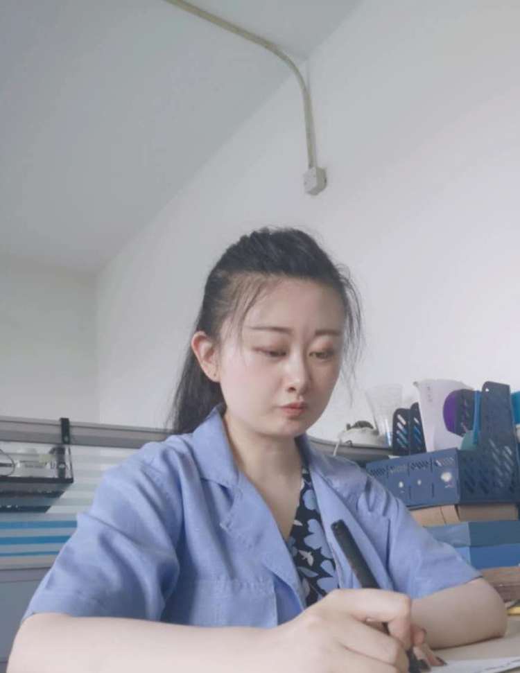 百灵鸟|青岛市音乐家协会会员李沁子：满怀一腔戎装梦 为军人高歌