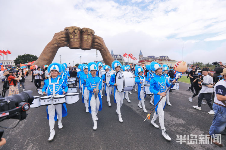 酒娘|鼓声响起、酒娘舞起 青岛金沙滩啤酒城开城纳客啦