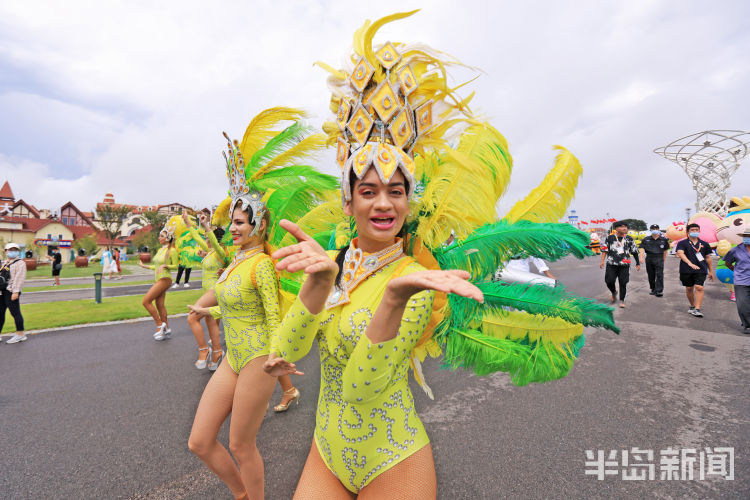 最炫|巴西草裙舞、非洲鼓表演、时装秀 金沙滩啤酒城最炫异域风来袭