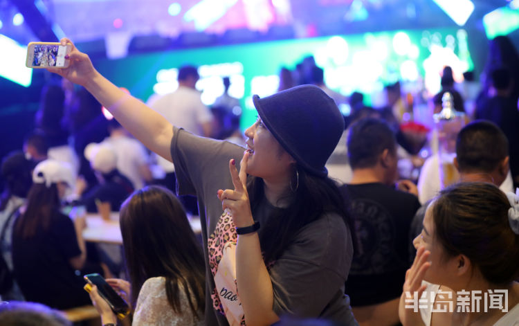 醉美人|第30届青岛国际啤酒节开幕 看啤酒城里的醉美人