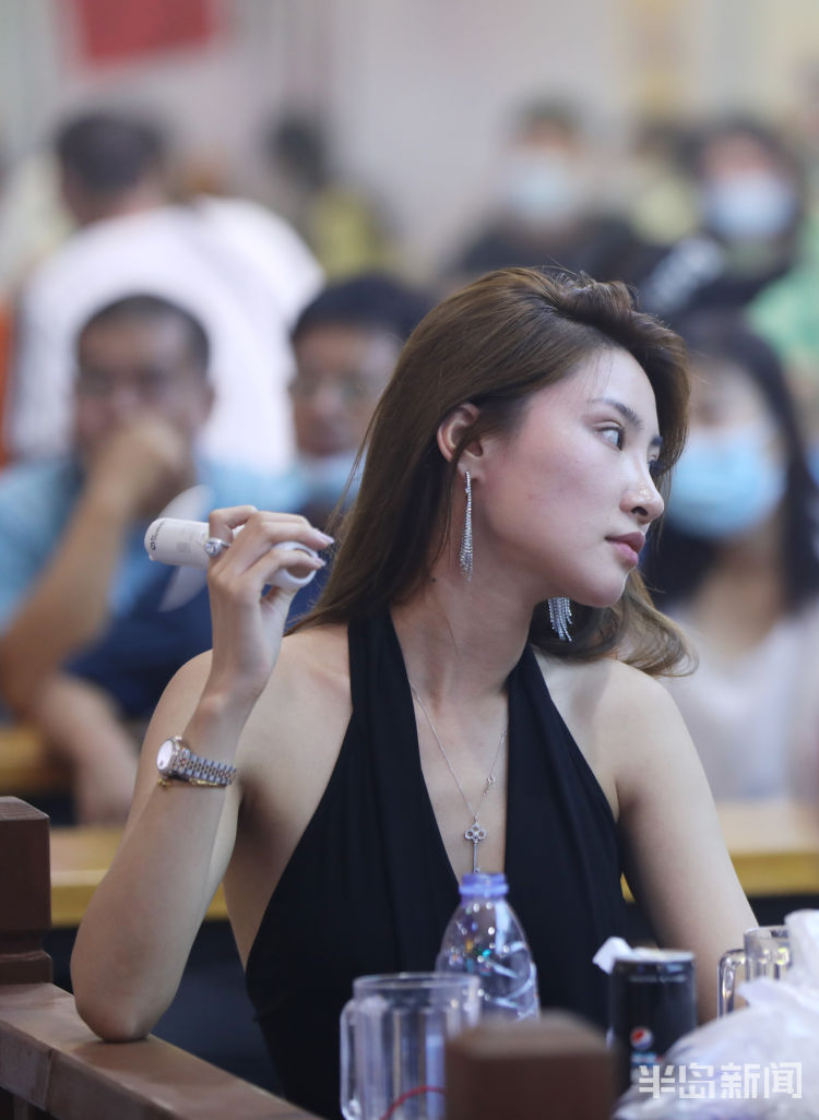 醉美人|第30届青岛国际啤酒节开幕 看啤酒城里的醉美人