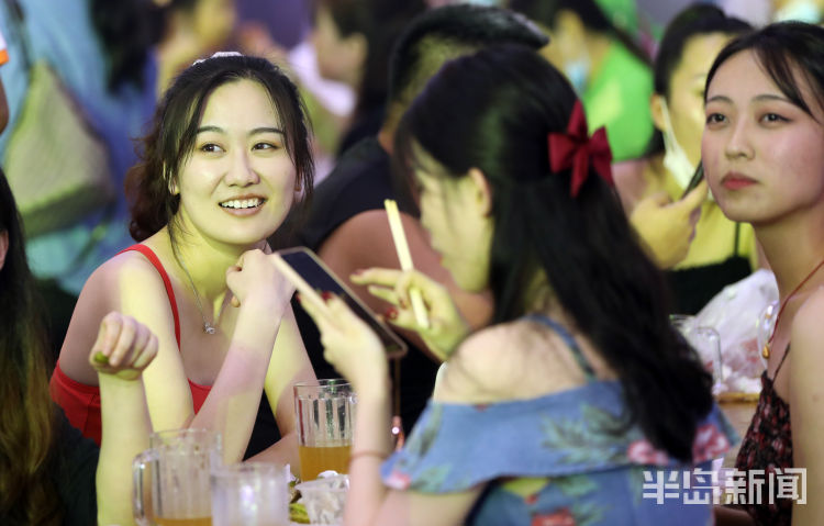 醉美人|第30届青岛国际啤酒节开幕 看啤酒城里的醉美人