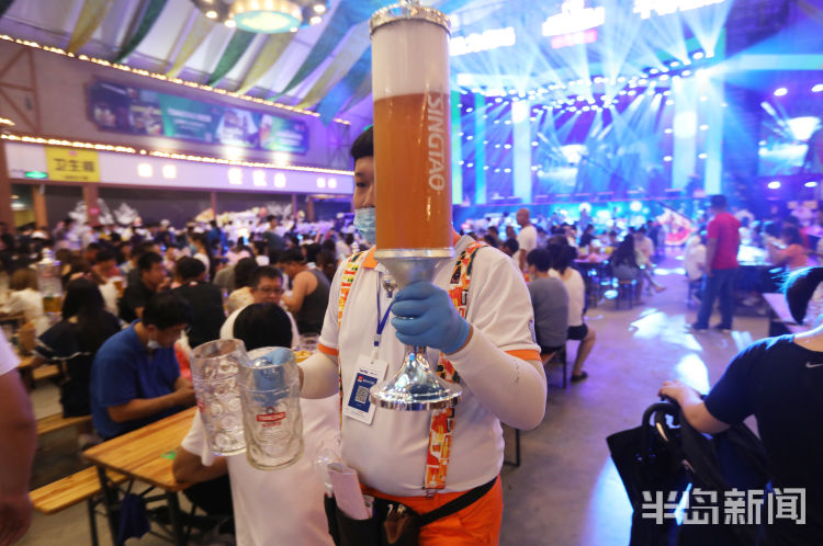 起来|哈起来！金沙滩啤酒城各个大篷内热闹纷呈