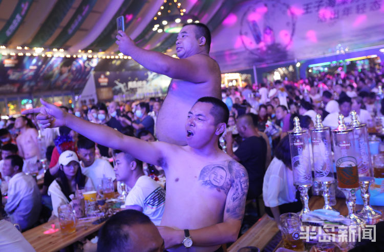 起来|哈起来！金沙滩啤酒城各个大篷内热闹纷呈