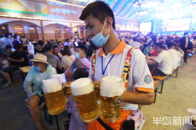 起来|哈起来！金沙滩啤酒城各个大篷内热闹纷呈