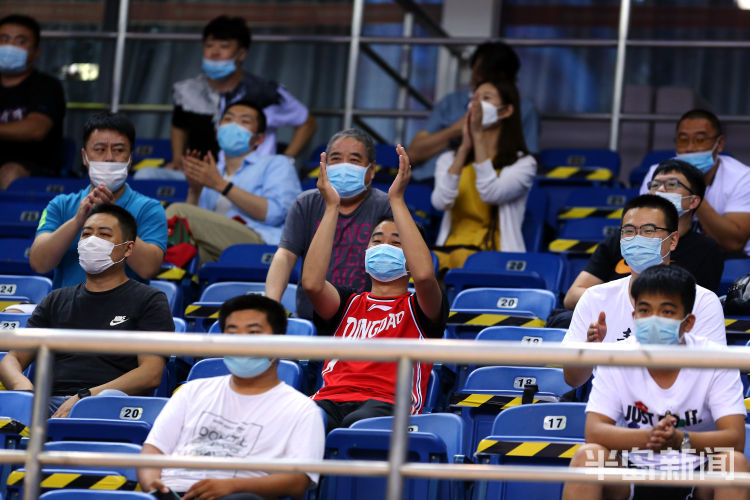 男篮|青岛男篮赢下“齐鲁德比”挺进八强 下轮面对广东男篮应放下包袱