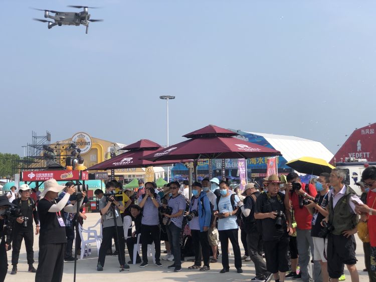 啤酒节|以影像为媒记录青岛国际啤酒节 全省130余名摄友来了