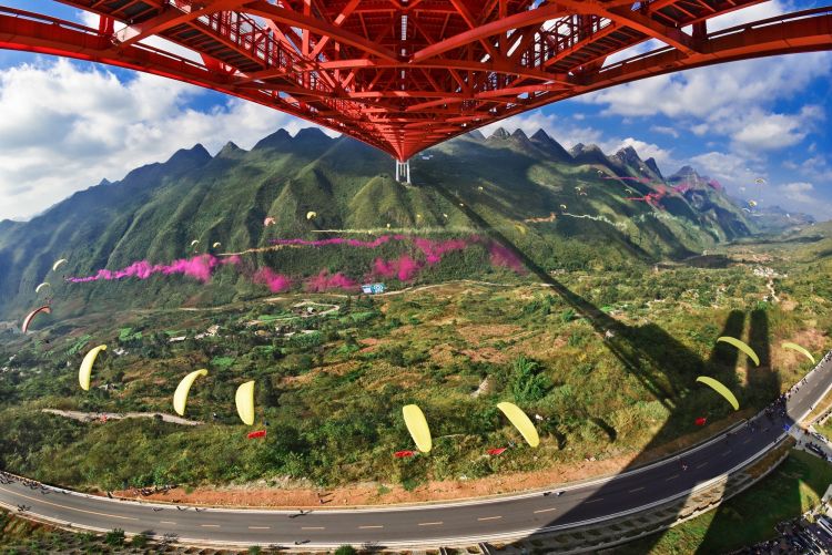 签约|贵州安顺来青岛推介文化旅游产业 现场签约13个项目总投资58.9亿元