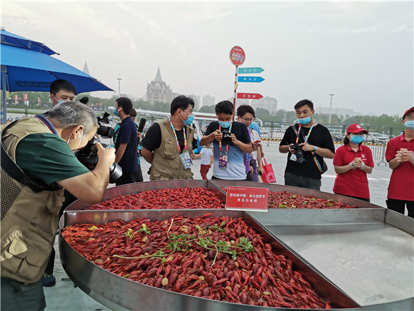 |青岛啤酒节 醉美西海岸 山东16地市自媒体开启金沙滩啤酒城狂欢之旅