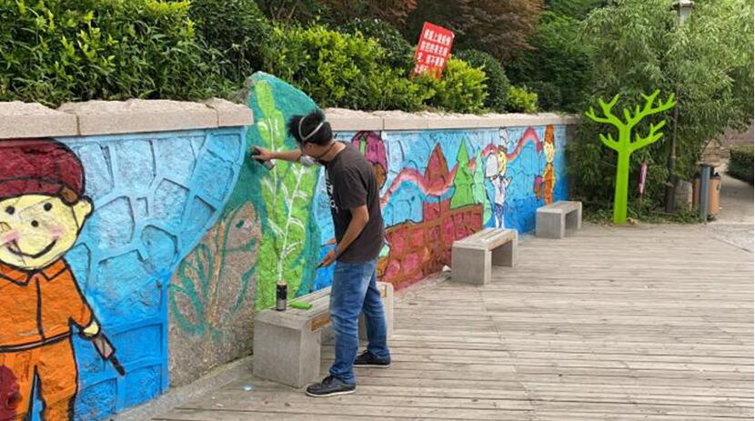 |市北区城管局园林二公司彩绘提靓 劳动者广场成网红打卡新地标