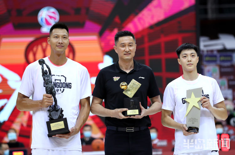 八强|青岛男篮不敌广东止步八强 创队史第二好成绩