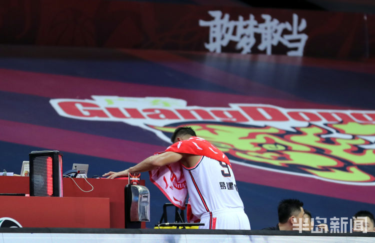 八强|青岛男篮不敌广东止步八强 创队史第二好成绩