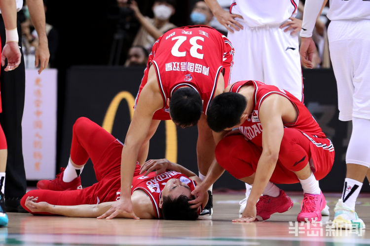 八强|青岛男篮不敌广东止步八强 创队史第二好成绩