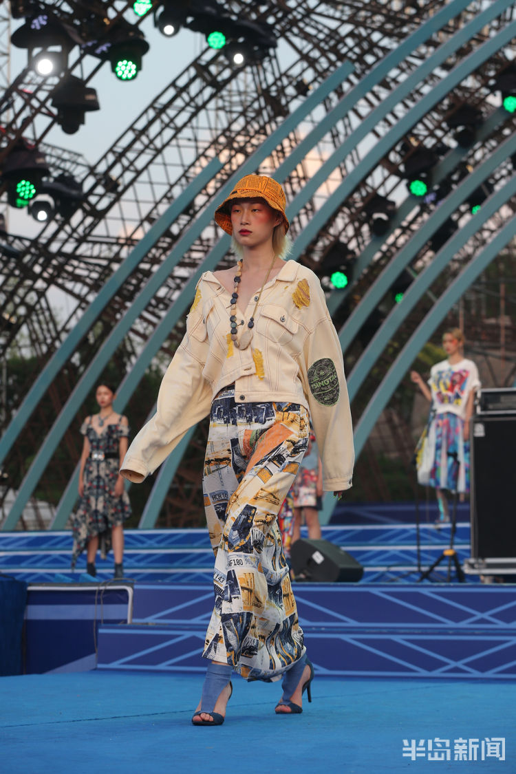 上身|将“啤酒”穿上身……啤酒节上演“啤酒文化时装秀”首秀