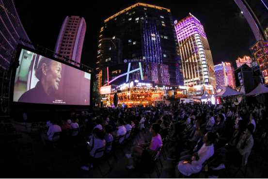 |黑科技点亮未来，海信联手FIRST为青年电影开路