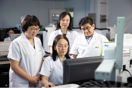 |艺术酿造赋能消费升级 青岛啤酒“百年之旅”超高端系列荣耀上市