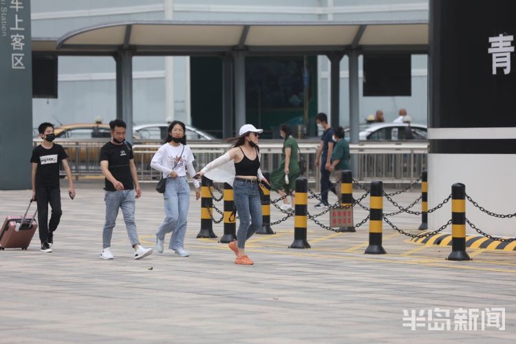 客流|旅游旺季开启 青岛火车站客流逐渐增多