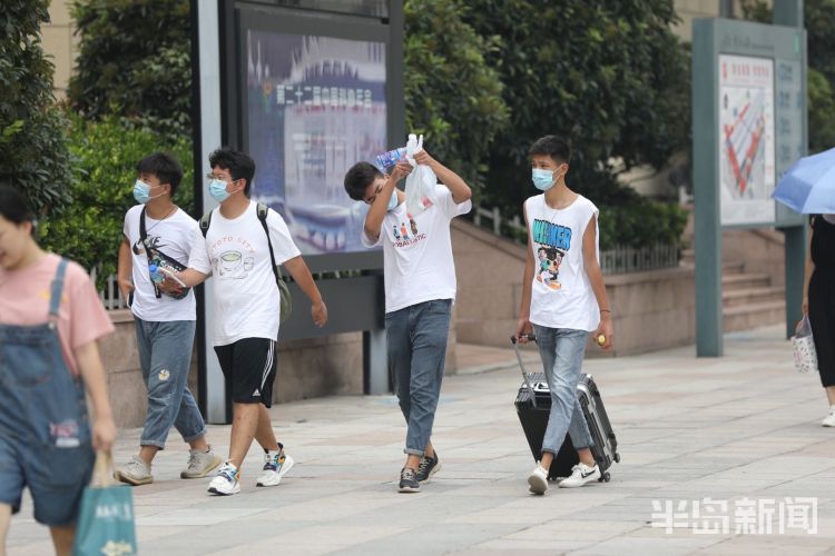 客流|旅游旺季开启 青岛火车站客流逐渐增多