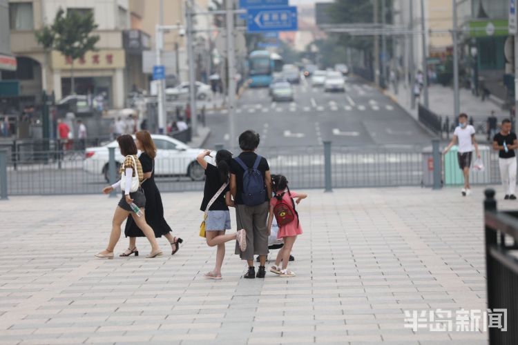 客流|旅游旺季开启 青岛火车站客流逐渐增多