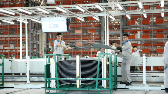 |青岛一高校紧盯前沿产业 优秀毕业生成各紧俏行业“专家”