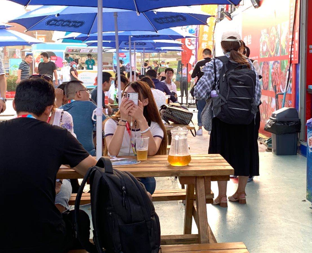 |金沙滩啤酒城凤凰之声机车夜市带来“双重味蕾”体验