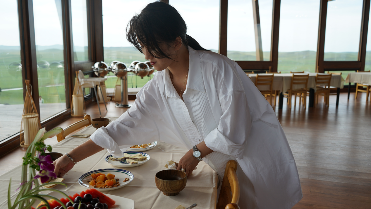 |【幸福花开新边疆】离离原上泥作路 风吹草低心安处