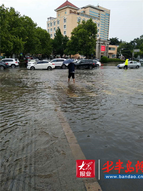 |暴雨“考”城 青岛公交筑牢“安全堤坝”