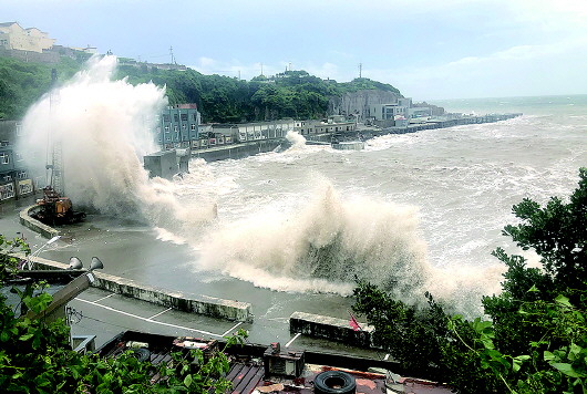 |受台风影响青岛发布大风预警 未来几天降雨难消停