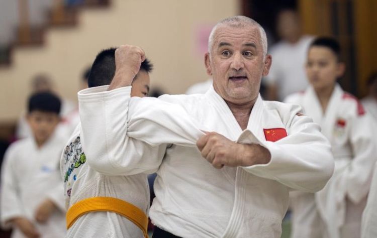 传经送宝|中国国家柔道队外籍教练米隆来青为70余名柔道爱好者传道授业