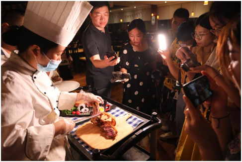 |青岛啤酒节，醉美西海岸 山东16地市自媒体大咖西海岸狂欢之旅活动顺利举办