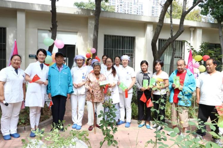 青岛全市卫生健康系统开展向“最美护士”李琳学习活动