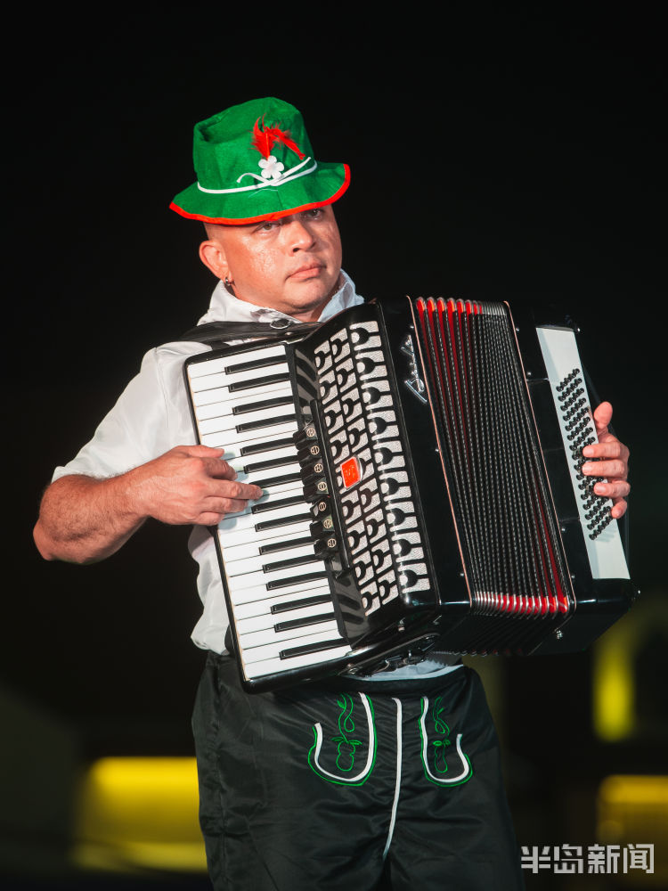 金沙滩|青岛：活力四射！金沙滩啤酒城精彩舞台嗨不停