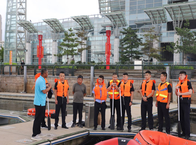 救援队|青岛海岸警察成立水上救援队 还配备“神器”