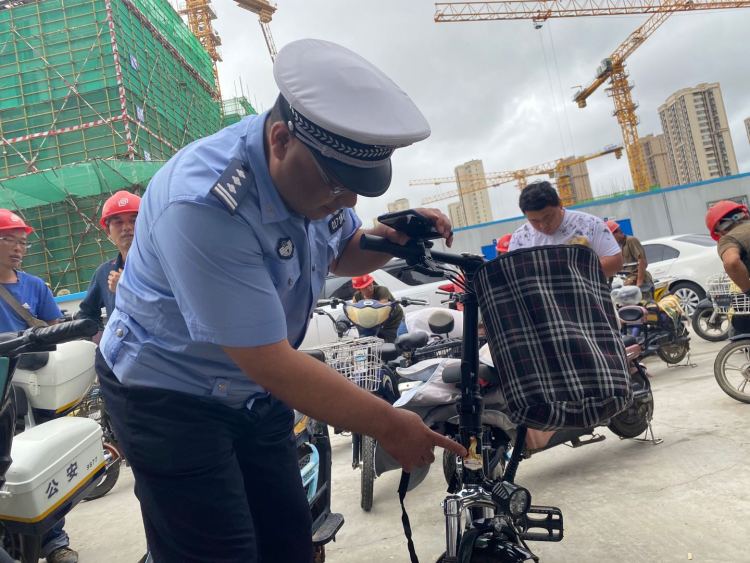 临牌|青岛市电动车临时号牌9月1日起将停止发放 交警争分夺秒进入冲刺
