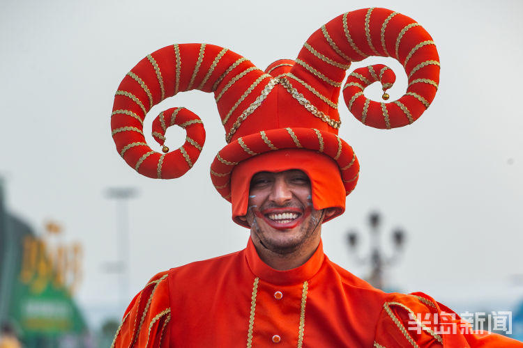 欢颜|金沙滩啤酒城：笑脸构成啤酒节最美风景