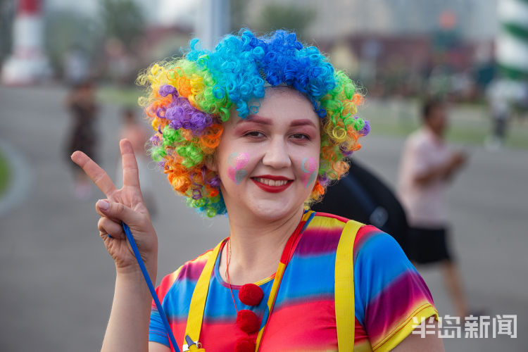 欢颜|金沙滩啤酒城：笑脸构成啤酒节最美风景